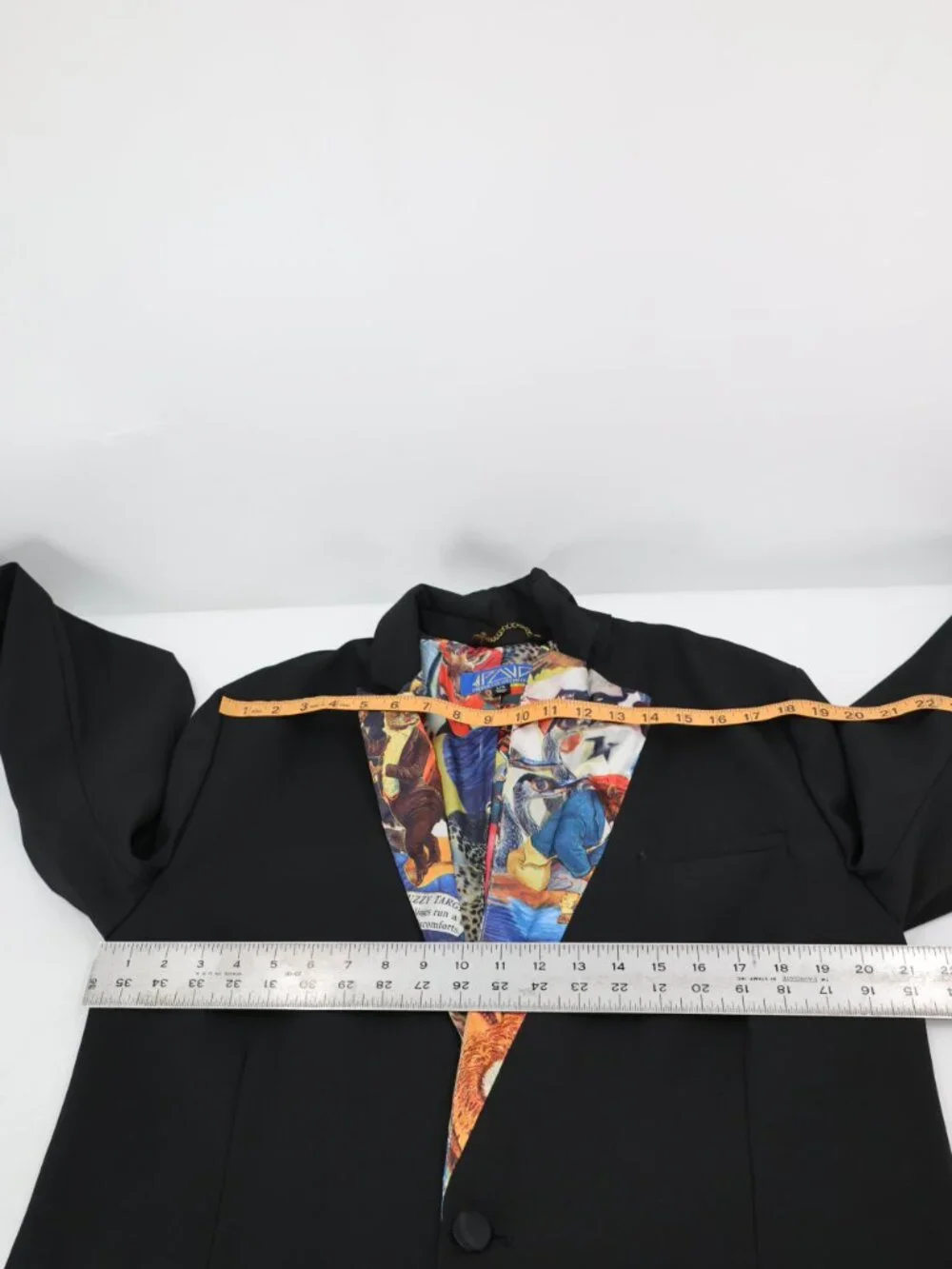 Volcom tuxedo Blazer Mens Large  One Button Animals Printed Lined sport coat